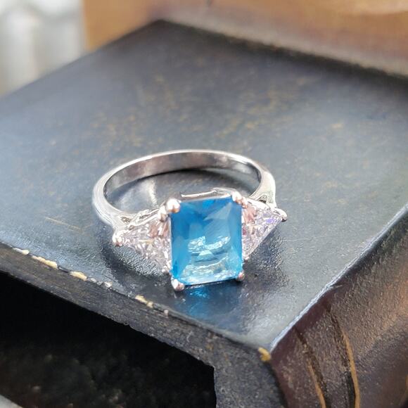 Rhodium Plated Simulated Blue Topaz Ring - Size 9.5 - Tri-Stone Elegance - Picture 3 of 12